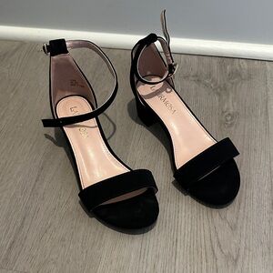 Girls' Classic Ankle Strap Dress Sandals in Elegant Black